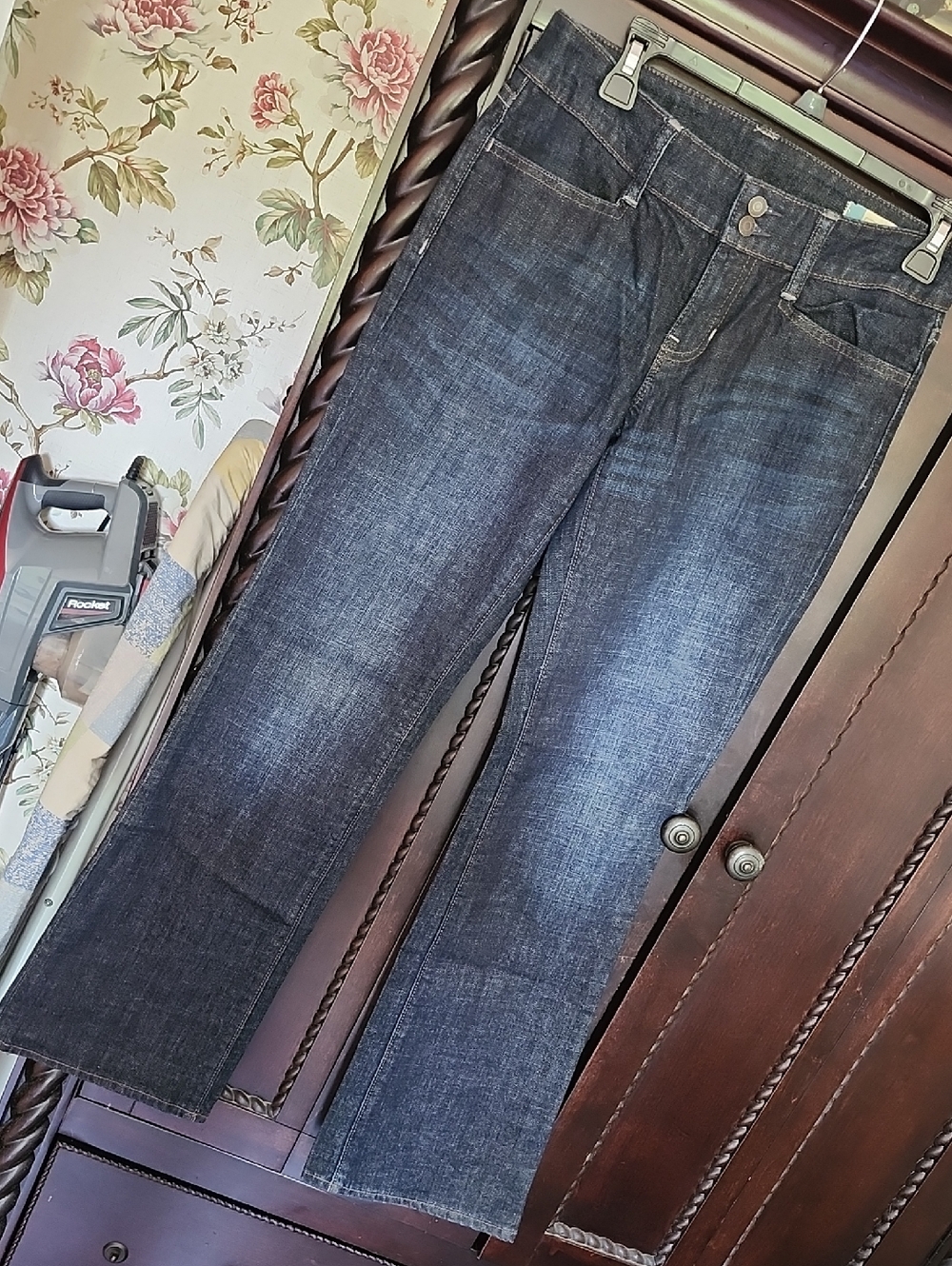GAP Women's Straight-Leg Jeans in Dark Indigo - Picture 1 of 10